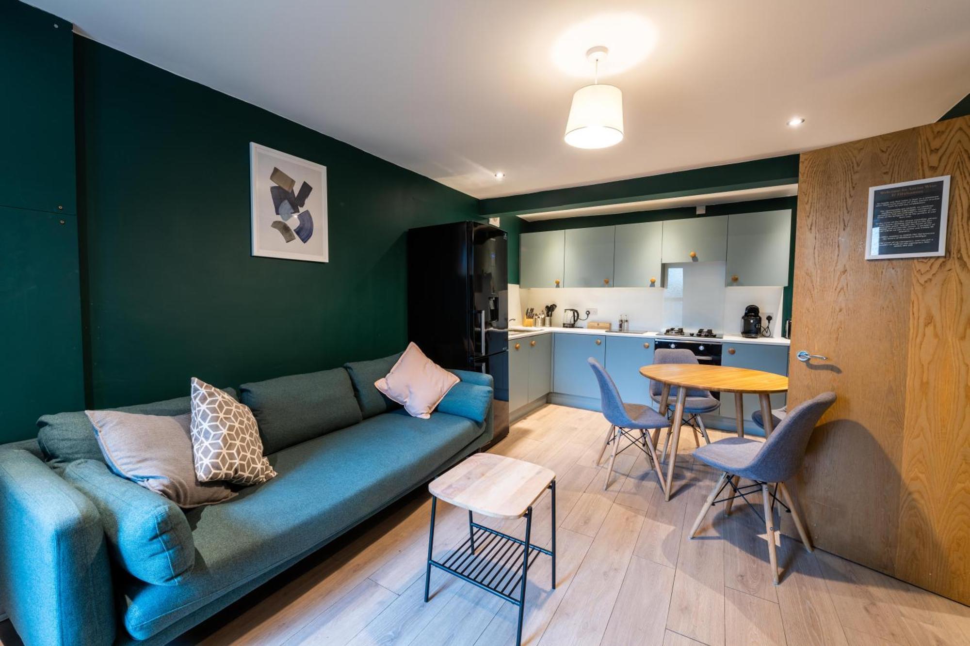 Aaron Wise - 17 Fitzhamon Apartments Cardiff Bagian luar foto