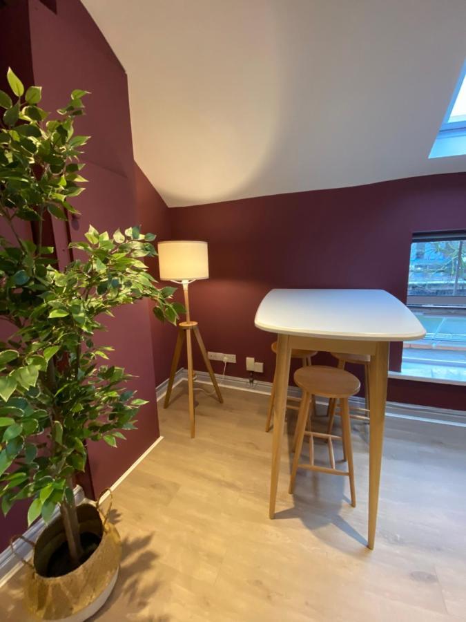 Aaron Wise - 17 Fitzhamon Apartments Cardiff Bagian luar foto