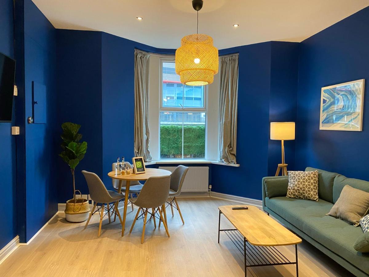 Aaron Wise - 17 Fitzhamon Apartments Cardiff Bagian luar foto