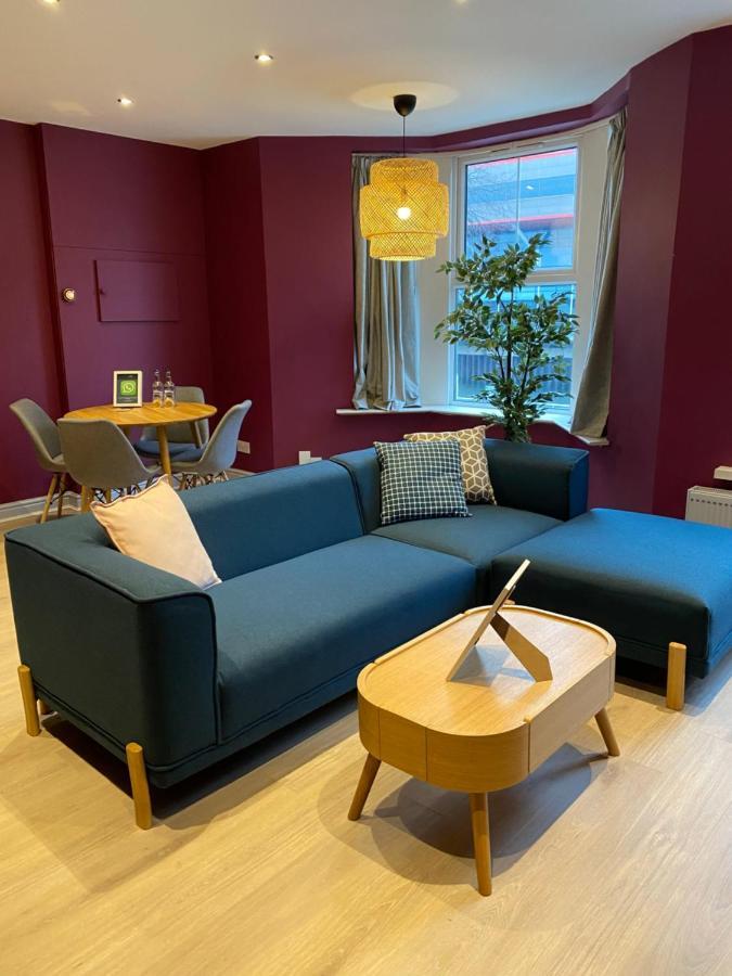 Aaron Wise - 17 Fitzhamon Apartments Cardiff Bagian luar foto