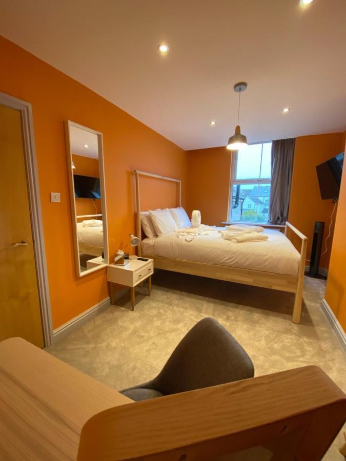 Aaron Wise - 17 Fitzhamon Apartments Cardiff Bagian luar foto