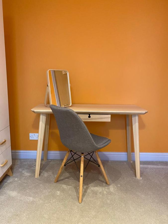 Aaron Wise - 17 Fitzhamon Apartments Cardiff Bagian luar foto