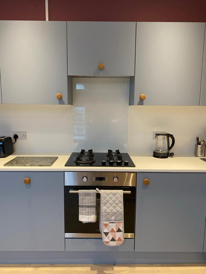 Aaron Wise - 17 Fitzhamon Apartments Cardiff Bagian luar foto