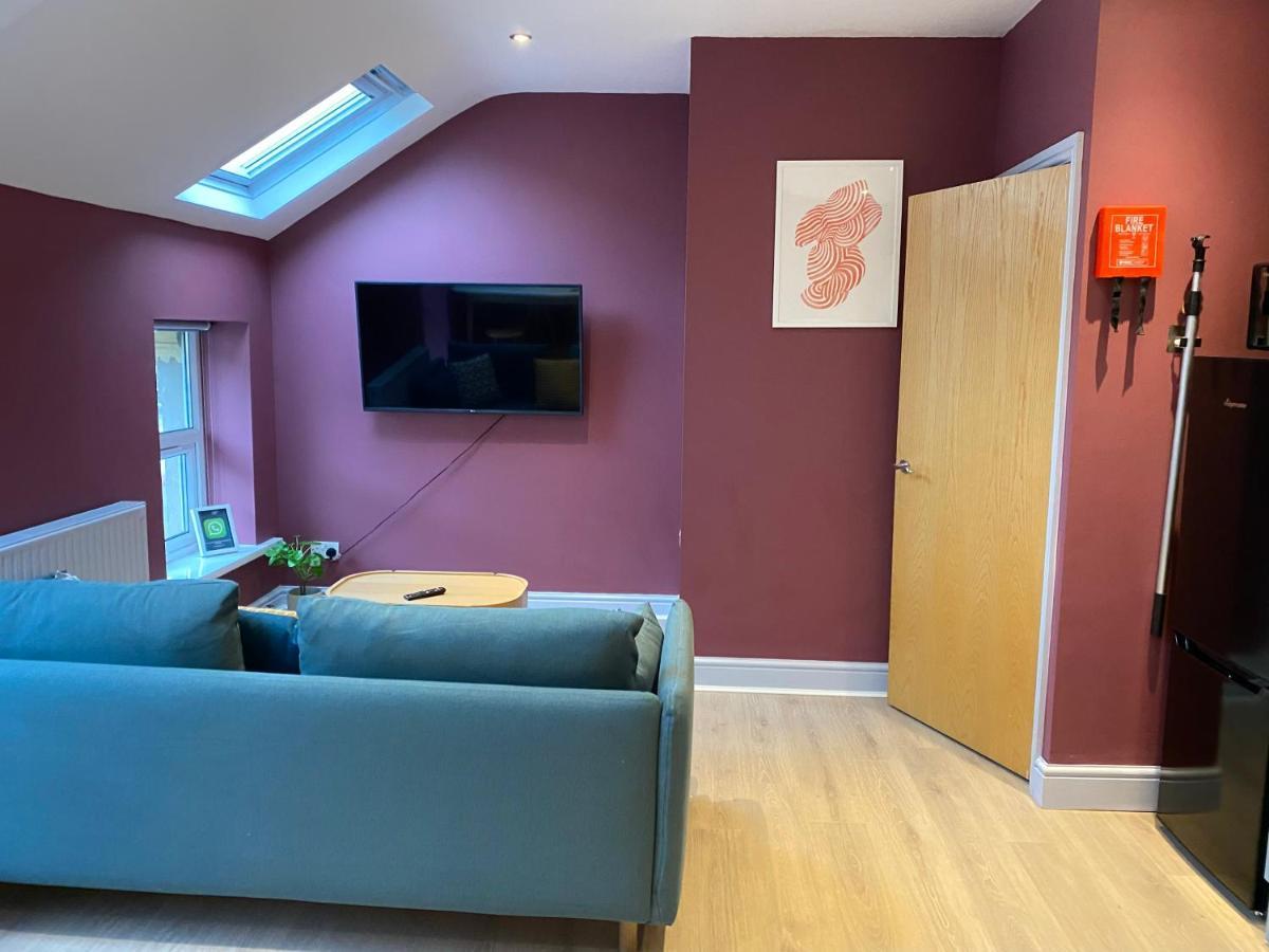Aaron Wise - 17 Fitzhamon Apartments Cardiff Bagian luar foto
