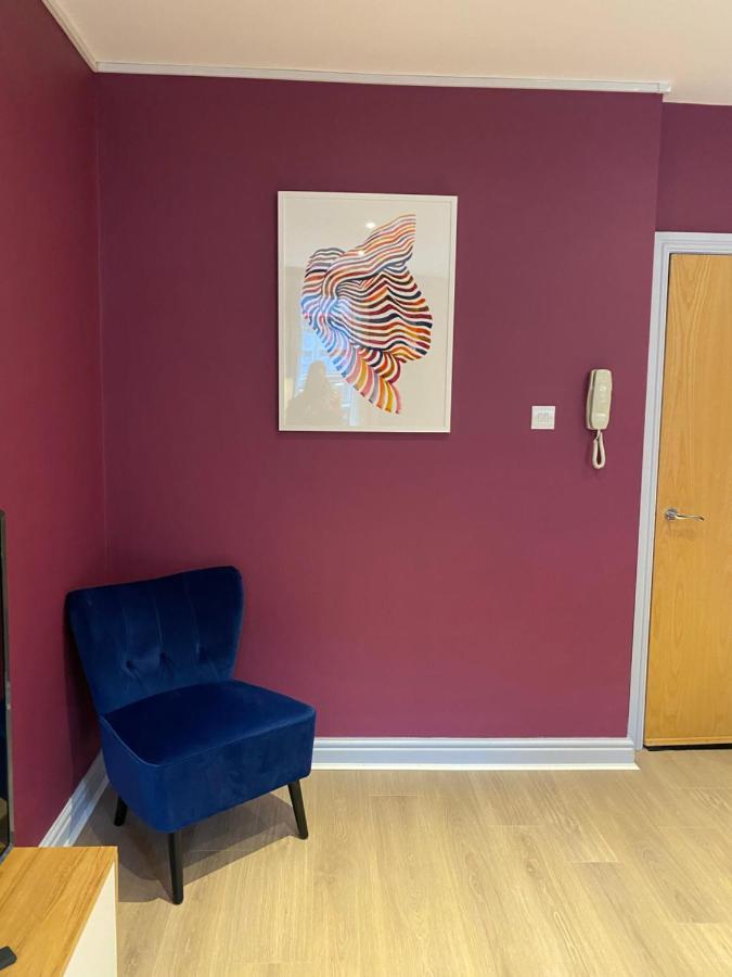 Aaron Wise - 17 Fitzhamon Apartments Cardiff Bagian luar foto